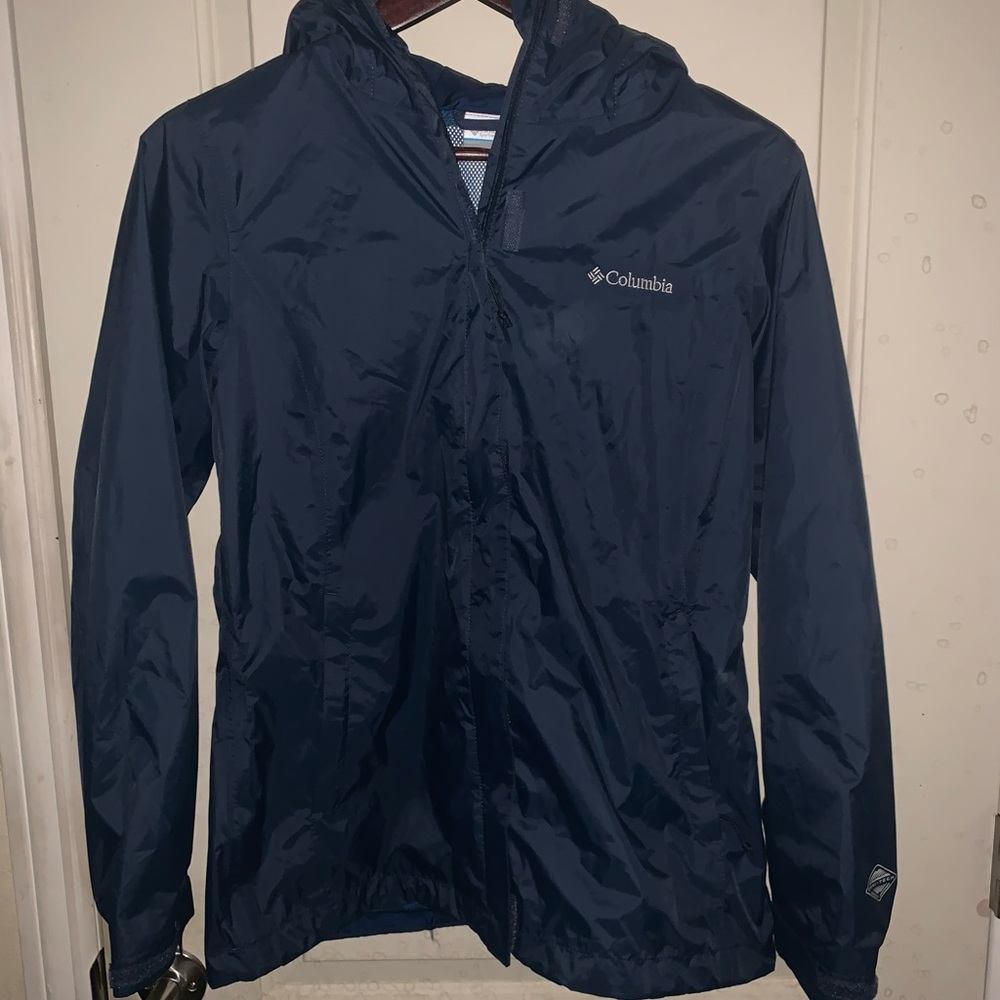 Columbia wind breaker